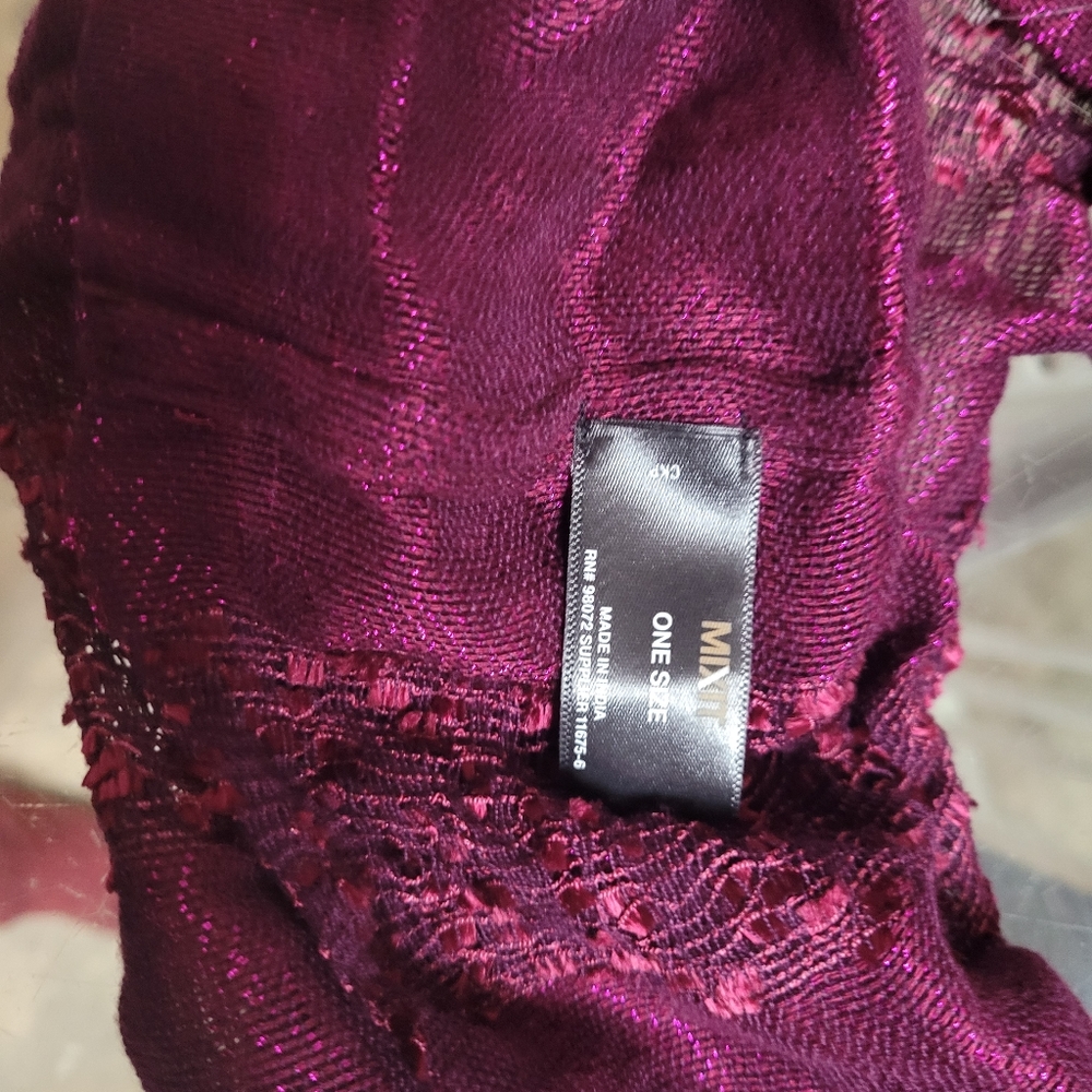 Scarf. - Picture 2 of 2